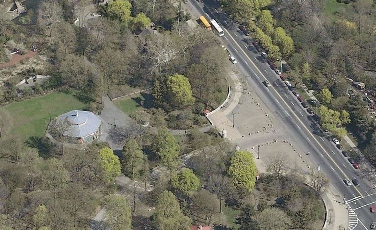 entrance: entrance- flastbush av -2